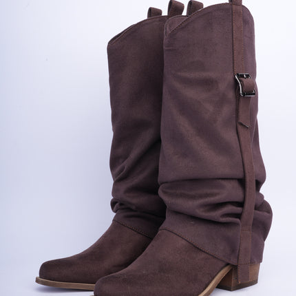 Botas cowgirl caña alta en gamuza café con hebilla