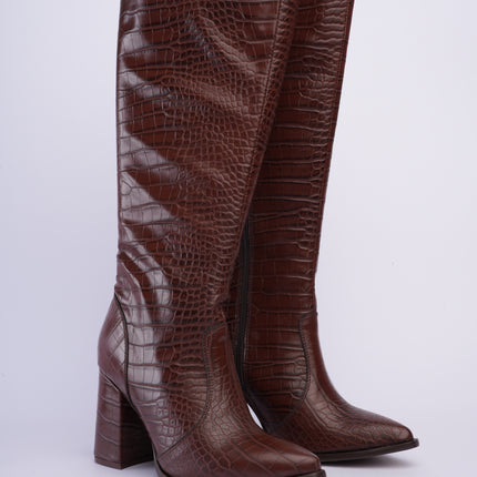 Botas largas café textura cocodrilo