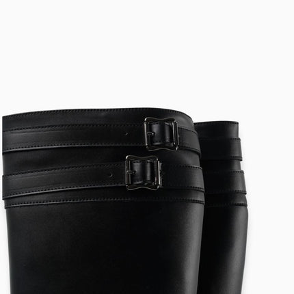 Botas largas negras con hebillas