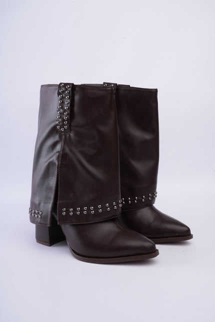 Botas marrón caña media con capa y taches