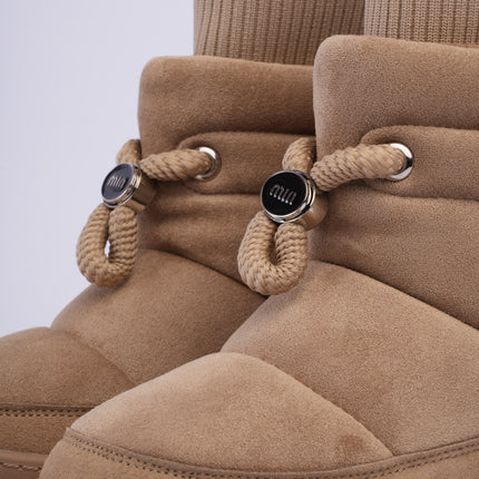 Botas tipo invierno de peluche camel