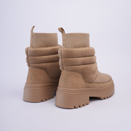 Botas tipo invierno de peluche camel