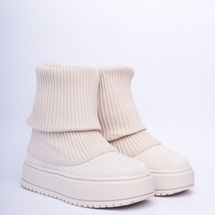 Botas tipo media beige con plataforma