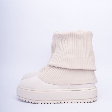 Botas tipo media beige con plataforma
