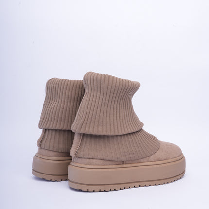 Botas tipo media camel con plataforma