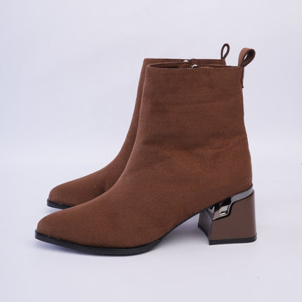 Botines de tacón minimalista café