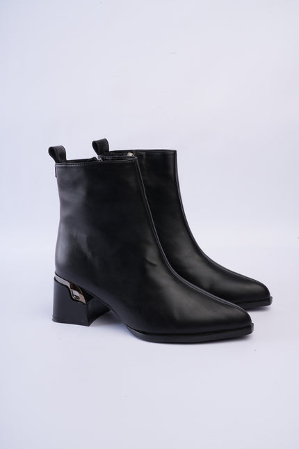 Botines elegantes de tacón minimalista negros