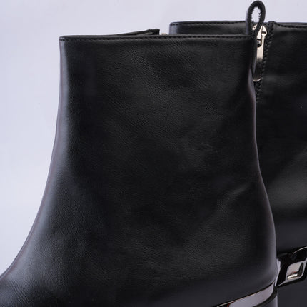 Botines elegantes de tacón minimalista negros