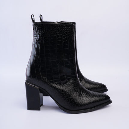 Botines negros altos textura croco