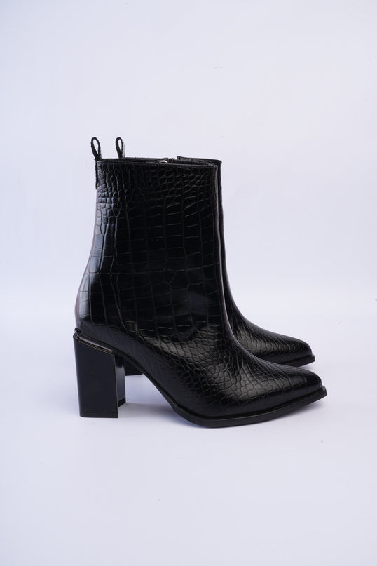 Botines negros altos textura croco