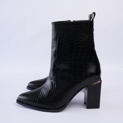 Botines negros altos textura croco