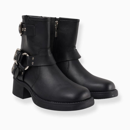 Botines negros con múltiples correas