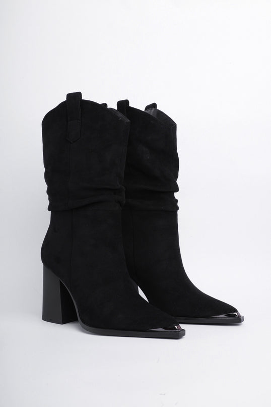 Botines negros tipo gamuza y punta fina