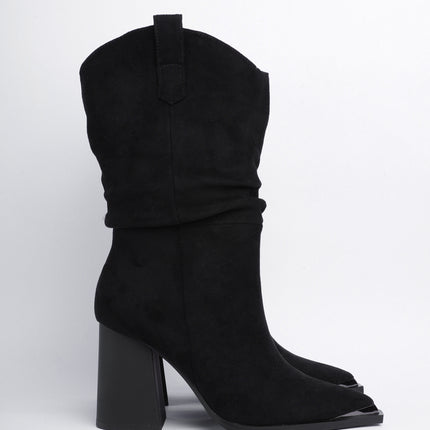 Botines negros tipo gamuza y punta fina
