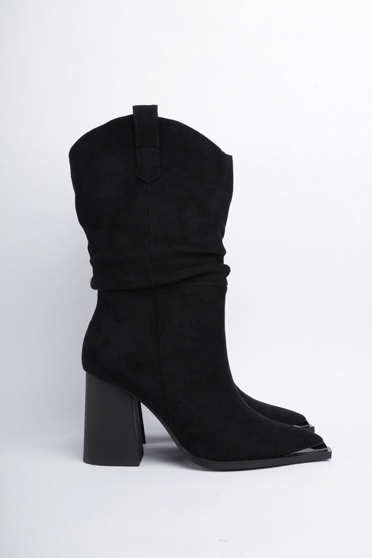 Botines negros tipo gamuza y punta fina