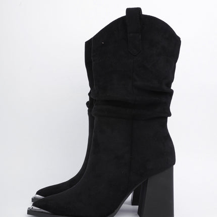 Botines negros tipo gamuza y punta fina