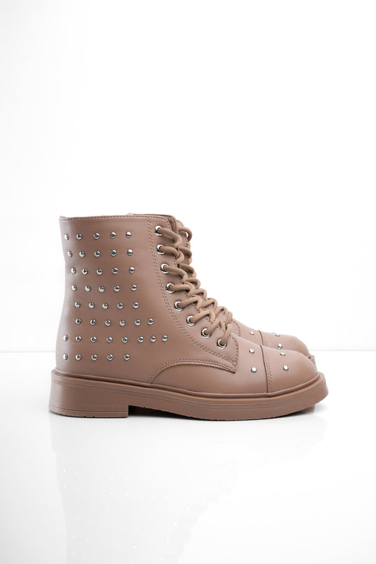 Botines taupe planos con taches