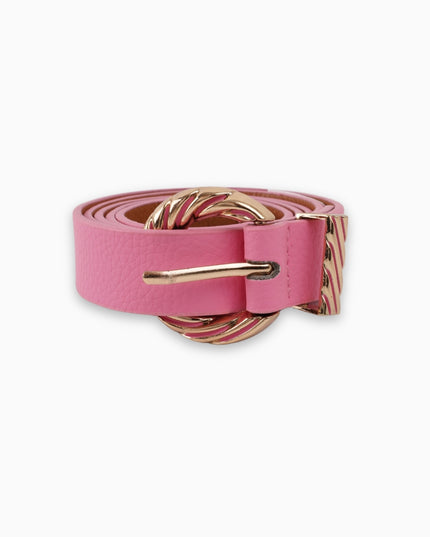 Cinturón rosado con textura granulada y hebilla dorada