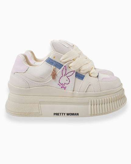 tenis beige con diseño exclusivo