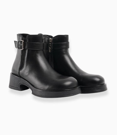 botín negro elegante con correa