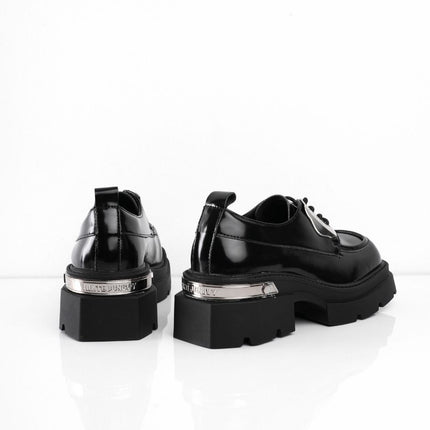 Zapatos negros de cordón con apliques plateados