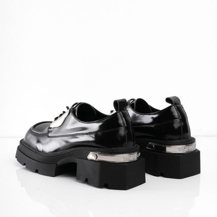 Zapatos negros de cordón con apliques plateados