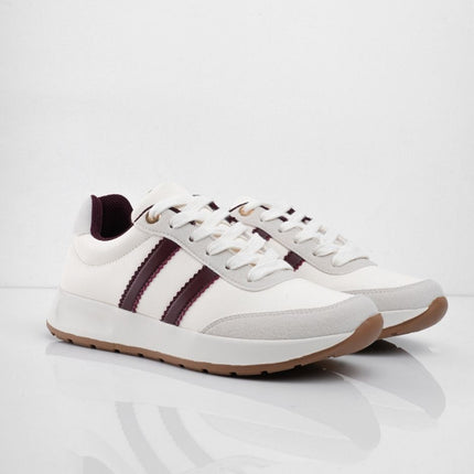 Tenis blancos con líneas vinotinto y puntera gris