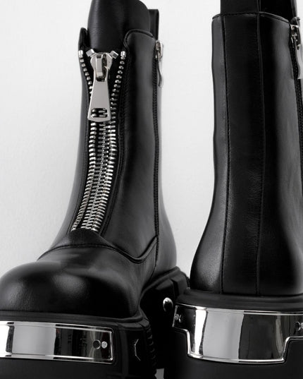 Botas negras cremallera y apliques