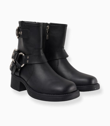 botín negro con múltiples hebillas