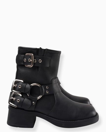 botín negro con múltiples hebillas
