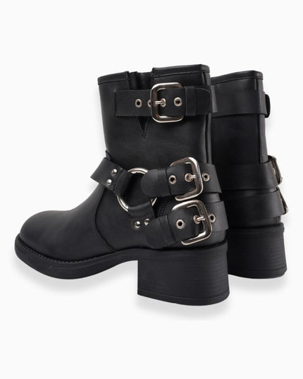 botín negro con múltiples hebillas