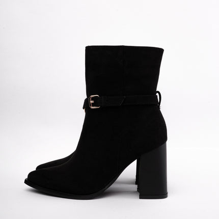 Botines negros altos x cadena brillante