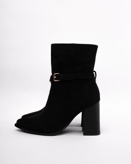 Botines negros altos x cadena brillante