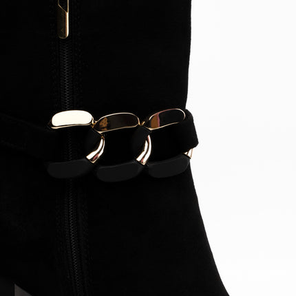 Botines negros altos x cadena brillante