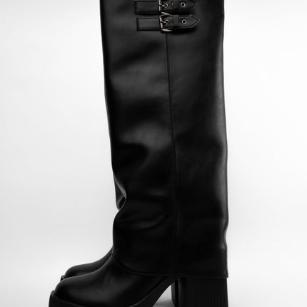 Bota larga negra corrugada x tacón ancho