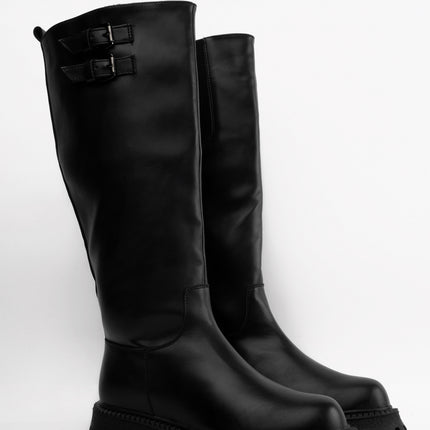 Bota larga negra hebillas superiores