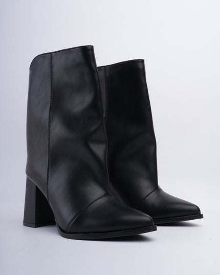 Botines negros punta fina