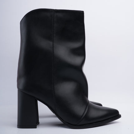 Botines negros punta fina