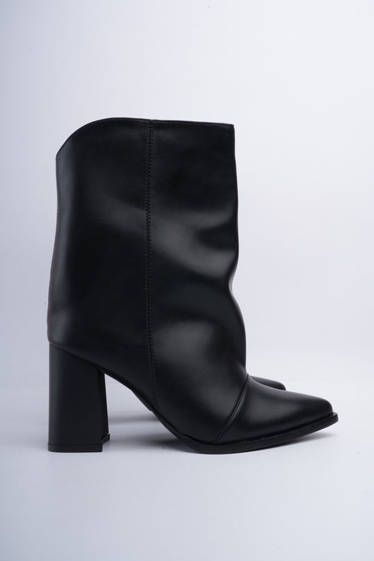 Botines negros punta fina