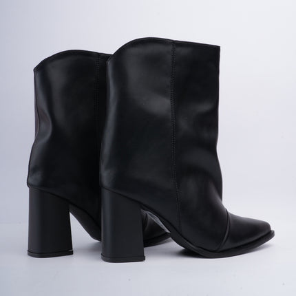 Botines negros punta fina