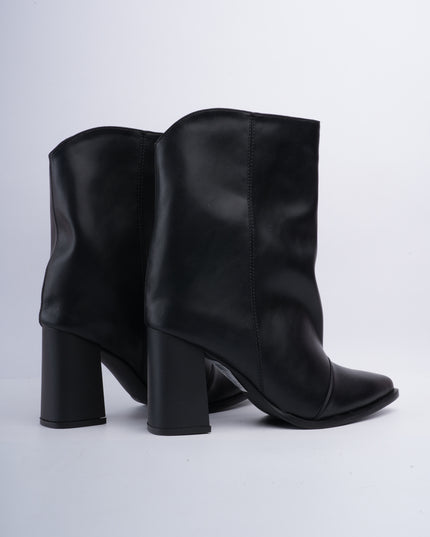 Botines negros punta fina