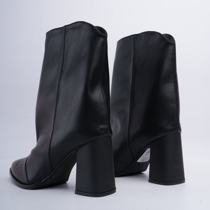 Botines negros punta fina
