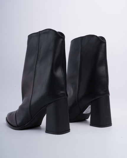 Botines negros punta fina