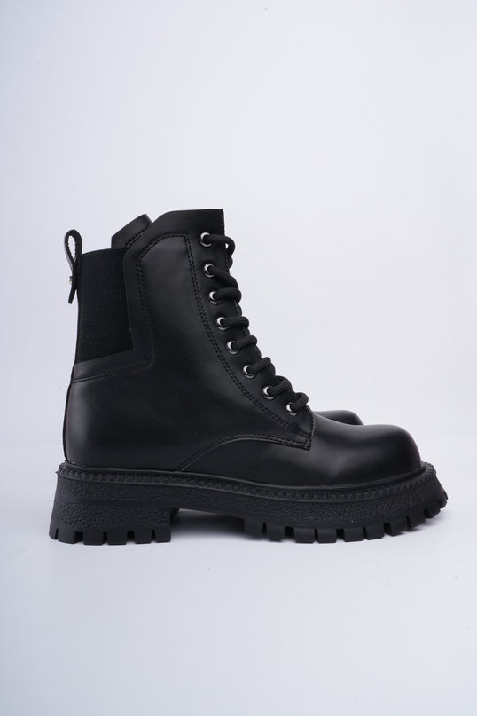 Botines negros estilo militar