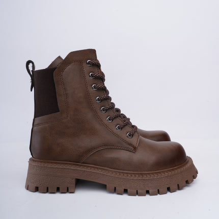Botines almendra estilo militar