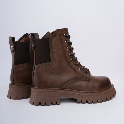Botines almendra estilo militar