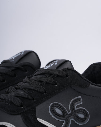Tenis negros x gamuza