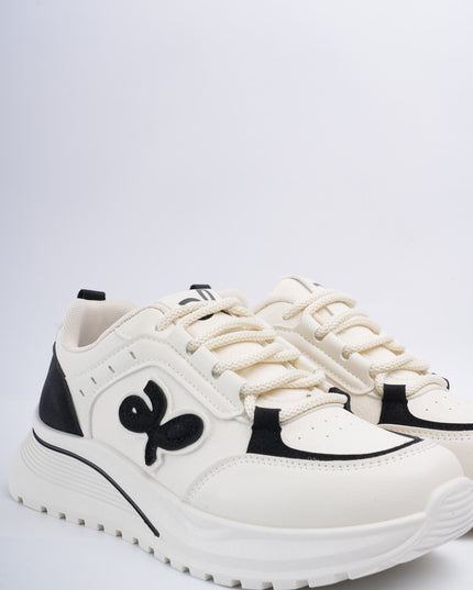 Tenis blancos x diseño negro