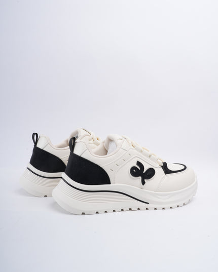 Tenis blancos x diseño negro
