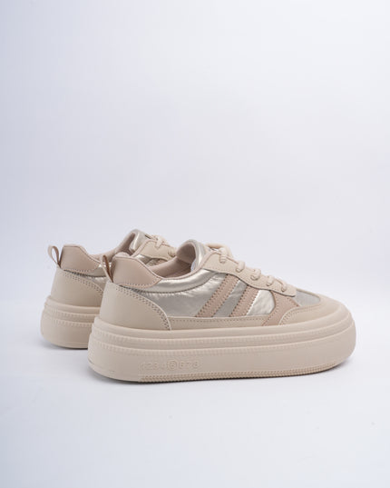 Tenis con diseño kaki